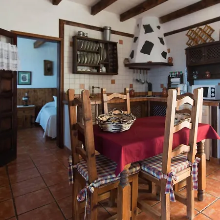 Con Vistas Al Mar Y La Montana, Tenis, Piscina Y Bbq Apart Otel